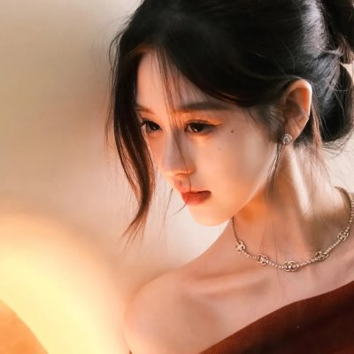 他的模样